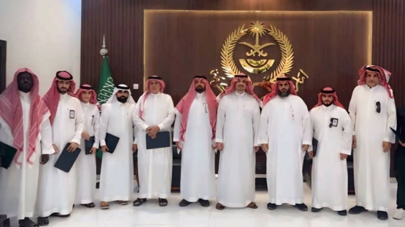 تكريم محافظ الخرمة للمشاركين في احتفال اليوم الوطني 1 2461953.jpgw800q100fjpg