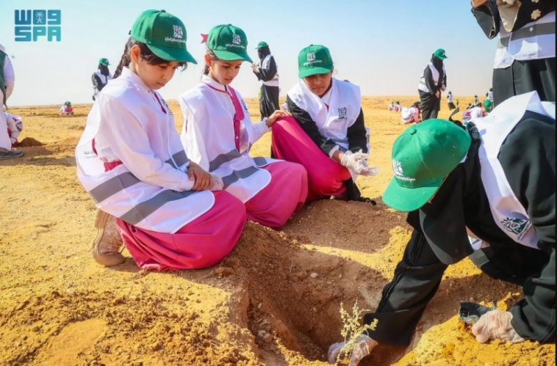 مبادرة هيئة تطوير محمية الملك سلمان لزراعة 2000 شجرة 1 2484420.pngw800q100fjpg