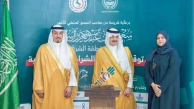 تكريم أمير المنطقة الشرقية للمسؤولية الاجتماعية في نادي الخليج 10 2486881.jpgw800q100fjpg