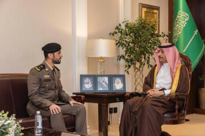 استقبال محافظ حفر الباطن لقائد القوات الخاصة لأمن الطرق في المنطقة 1 2489025.jpgw800q100fjpg