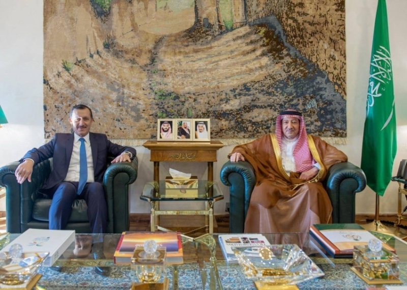 نائب وزير الخارجية التركي وسفيره يبحثان سبل تعزيز التعاون الثنائي 1 2490621.jpgw800q100fjpg