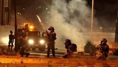 الاحتلال يرشق المركبات بقنابل الغاز عند مدخل قلقيلية الشرقي 7 2502371.jpgw800q100fjpg